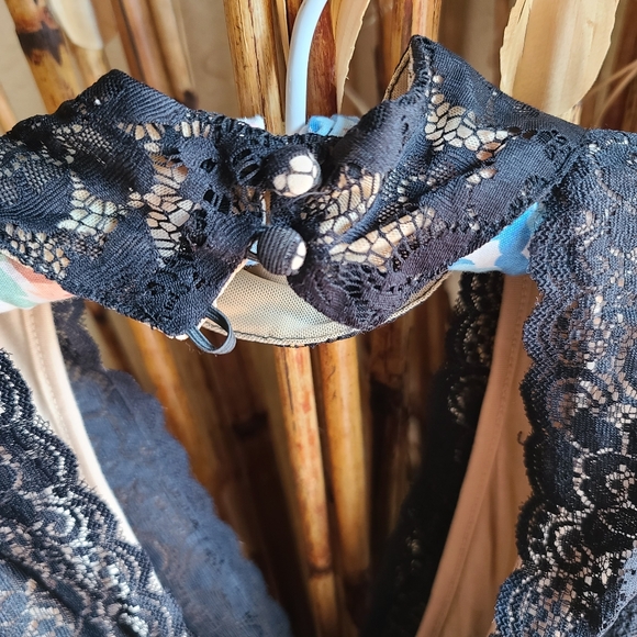 BEBE Lace Dress! Size XS, Black - Picture 4 of 4